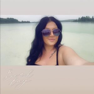 Meet your Posher, Emily anne